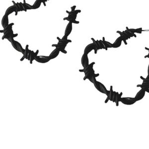 Barbed wire black heart earrings‎ NWT